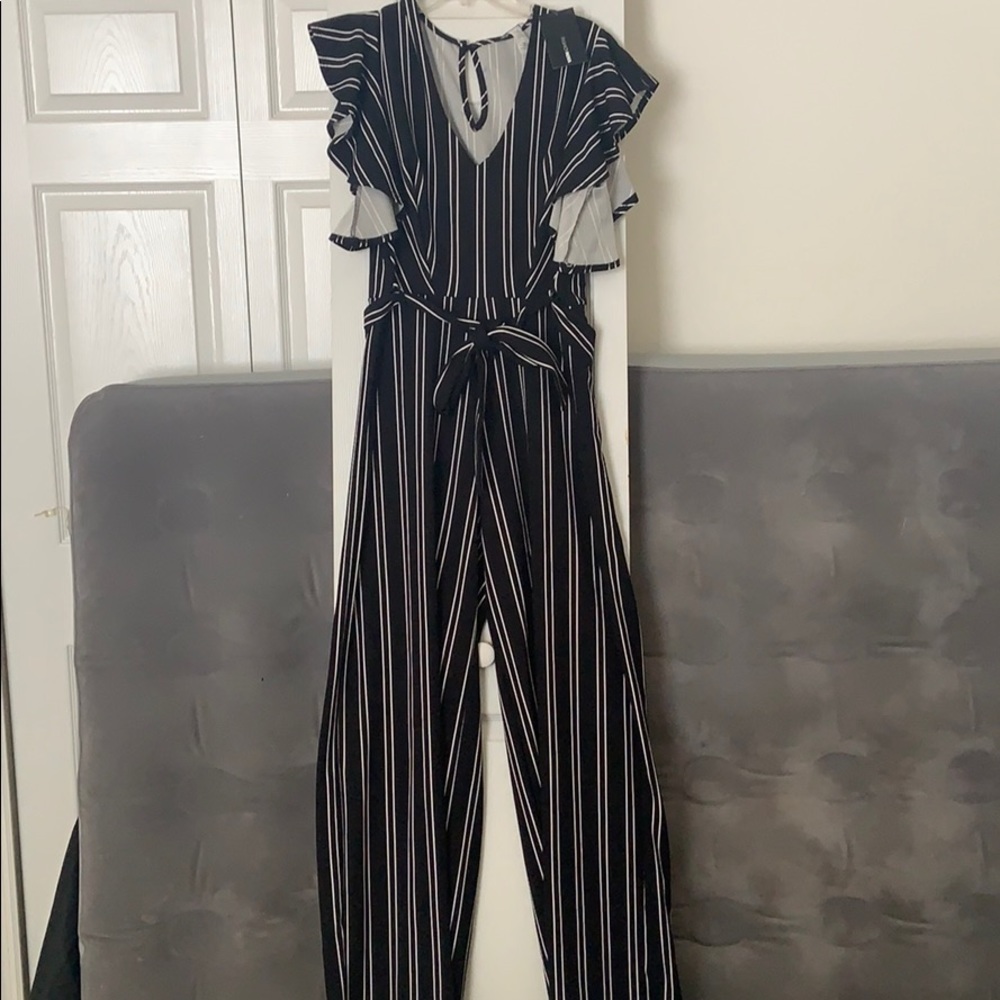 Fashion nova jump suit never worn